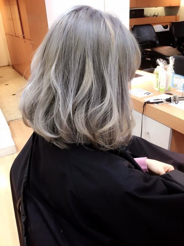 アッシュシルバー